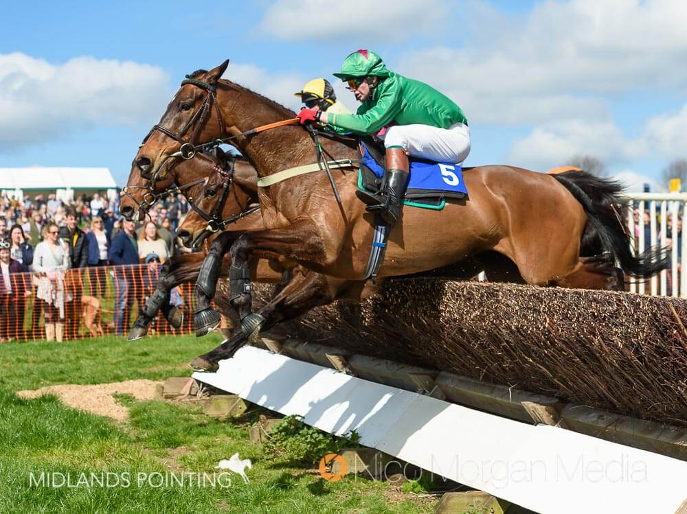 Close racing at the Atherstone Point-to-Point